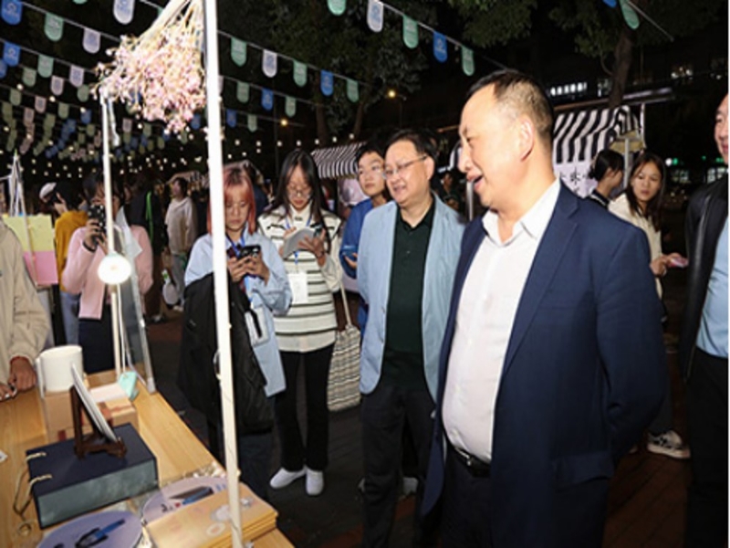 图1黄校长李校长指导.jpg