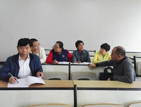 HK(HWTRQD4M0NB`NY4D`HAV.jpg